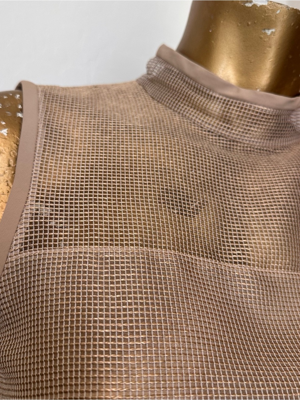 Akris Mesh Grid Sleeveless Mock Neck Top Neutral Beige Tailored Minimalist, 6 - Picture 8 of 9